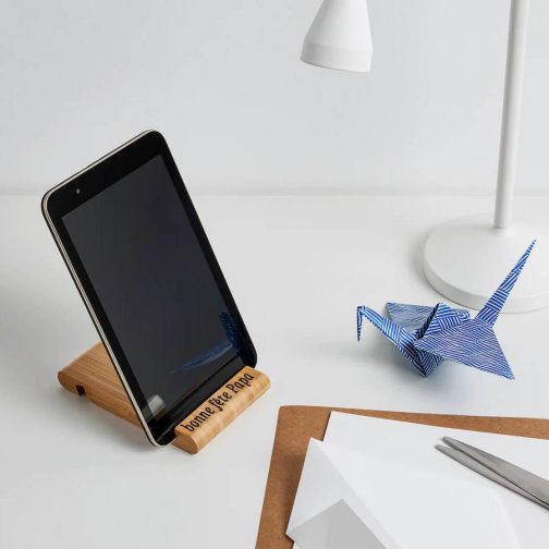 Support smartphone en bambou personnalisé